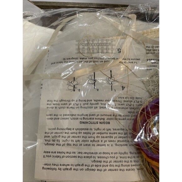 The Creative Circle 2424 Collection Counted Cross Stitch Kit 1984 Vintage Angels - Picture 8 of 11